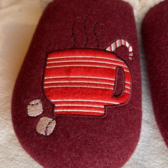 Lands' End Women's Felt Scuff Slippers Embroidered Soft Sherpa Lined sz 7 - Picture 10 of 12